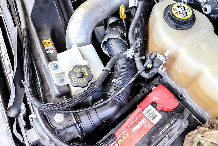ford-f250-radiator-hose-repair.jpg