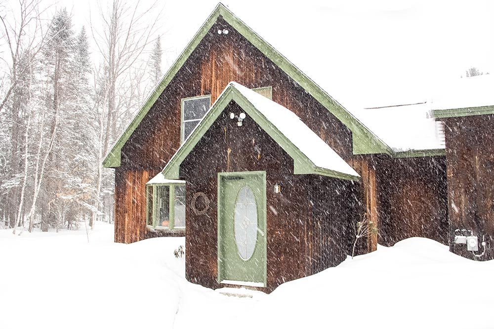 cabin-snow-storm.jpg