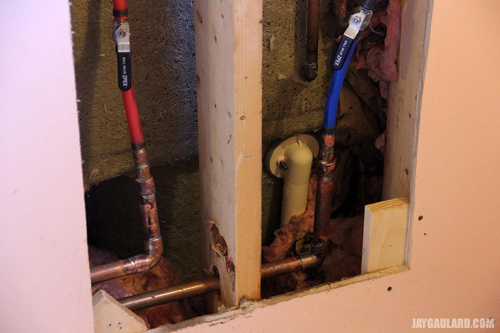 hot-cold-shower-pipe-repair.jpg