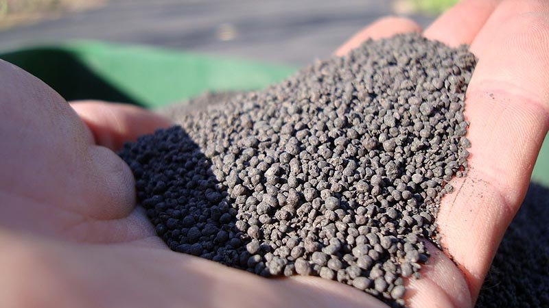 milorganite-fertilizer-pellets.jpg