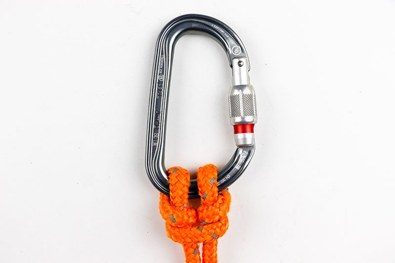 cats-paw-hitch-carabiner.jpg