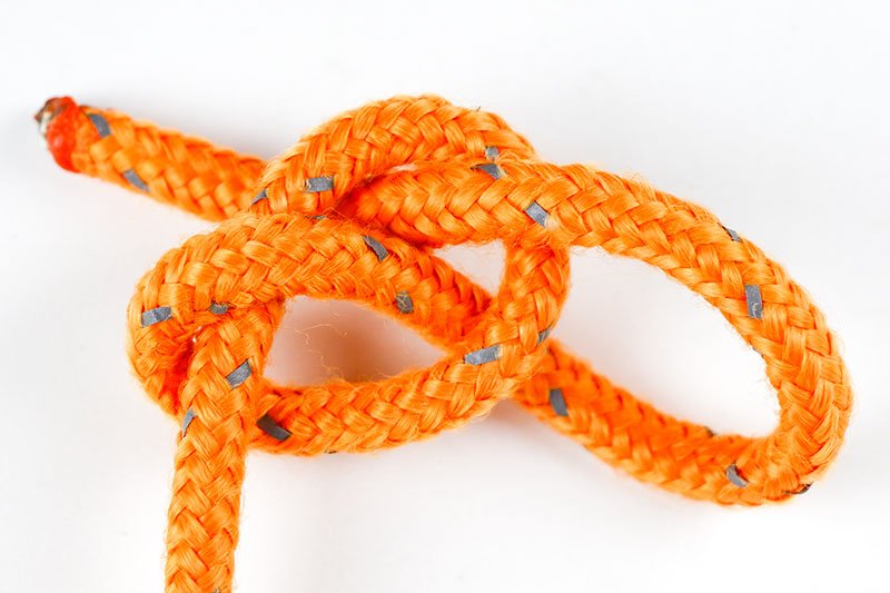tightening-bowstring-knot.jpg