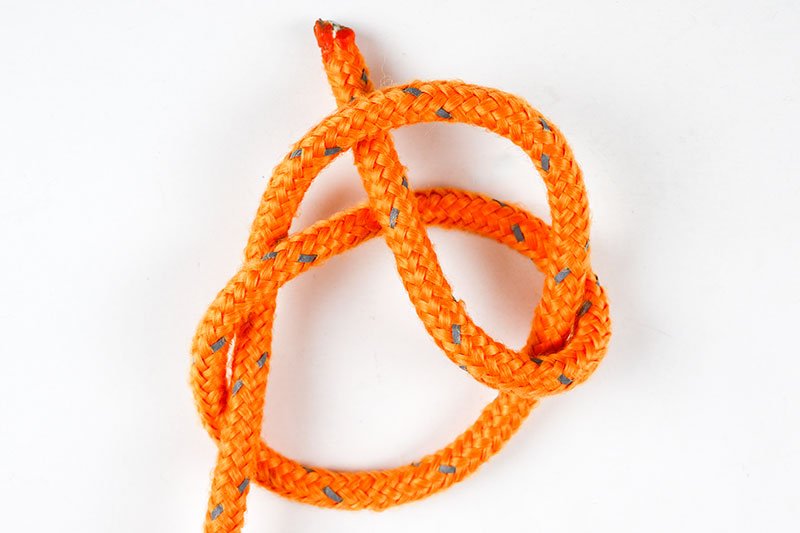 working-end-through-overhand-bowstring-knot.jpg