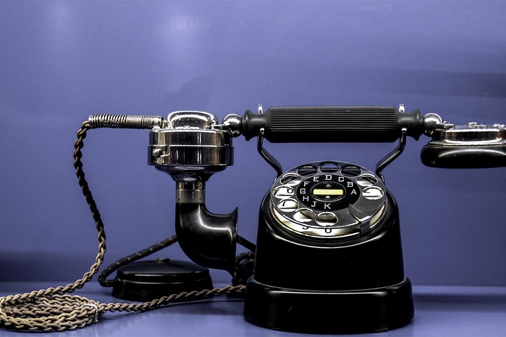 antique-telephone.jpg